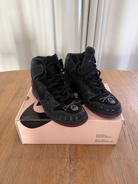 Nike Other - NIKE SB DUNK HIGH NEW SIZE 9.5 MELVINS DARK CHARCOAL BLACK 305050 003